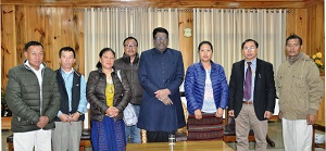 The Governor of Arunachal Pradesh Shri V. Shanmuganathan meeting with the progressive farmers of Zero,Lower Subansiri District on 1st January� 2017.